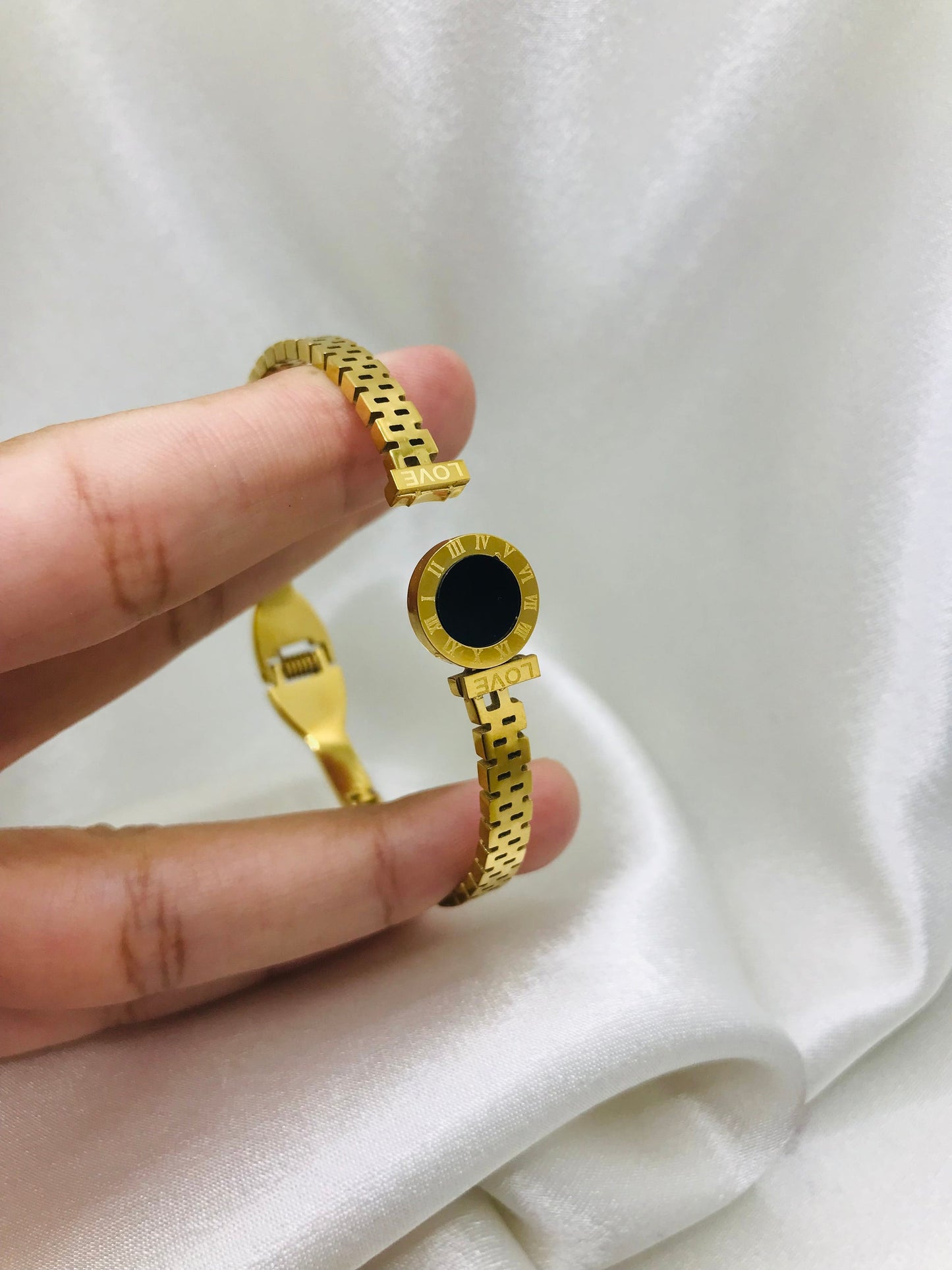 Roman Bangle