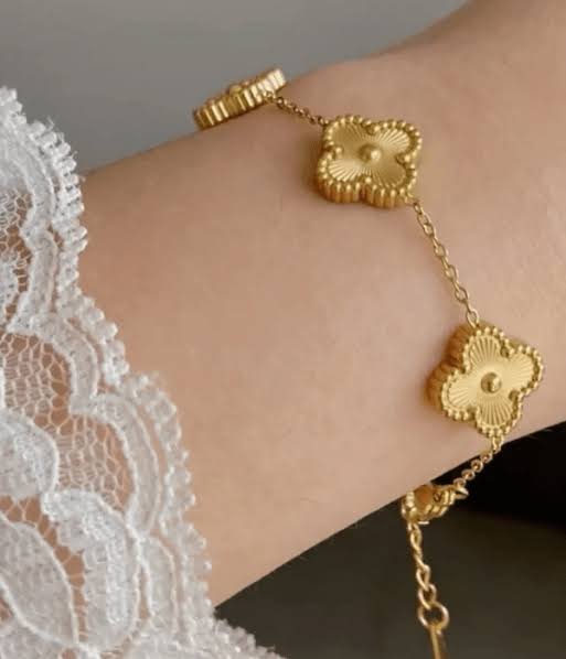 Gold Clove Bracelet
